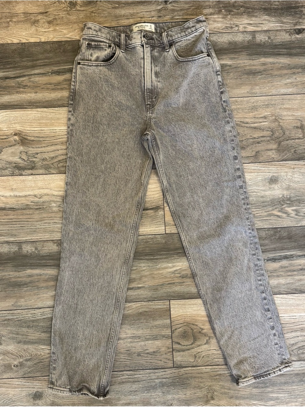 Abercrombie & Fitch High-Rise 90s Straight Jeans - Light Gray - Picture 7 of 9